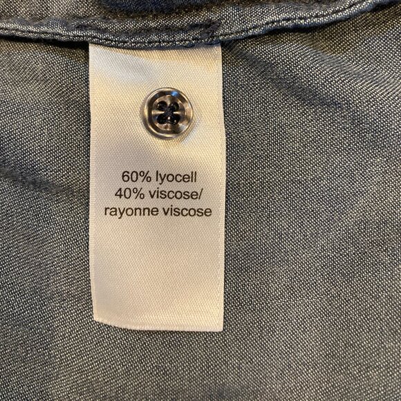 Maurices Long Sleeved Button Down Blue Chambray shirt for Women Size 1 EUC! - Picture 6 of 6